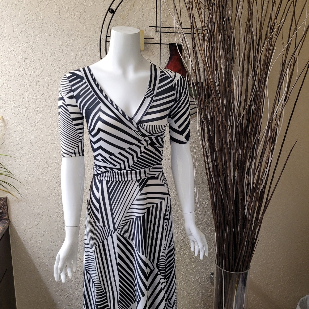 Black/White Short Sleeved Dress